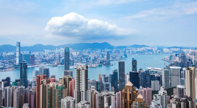 香港，繁华与诗意的双重奏